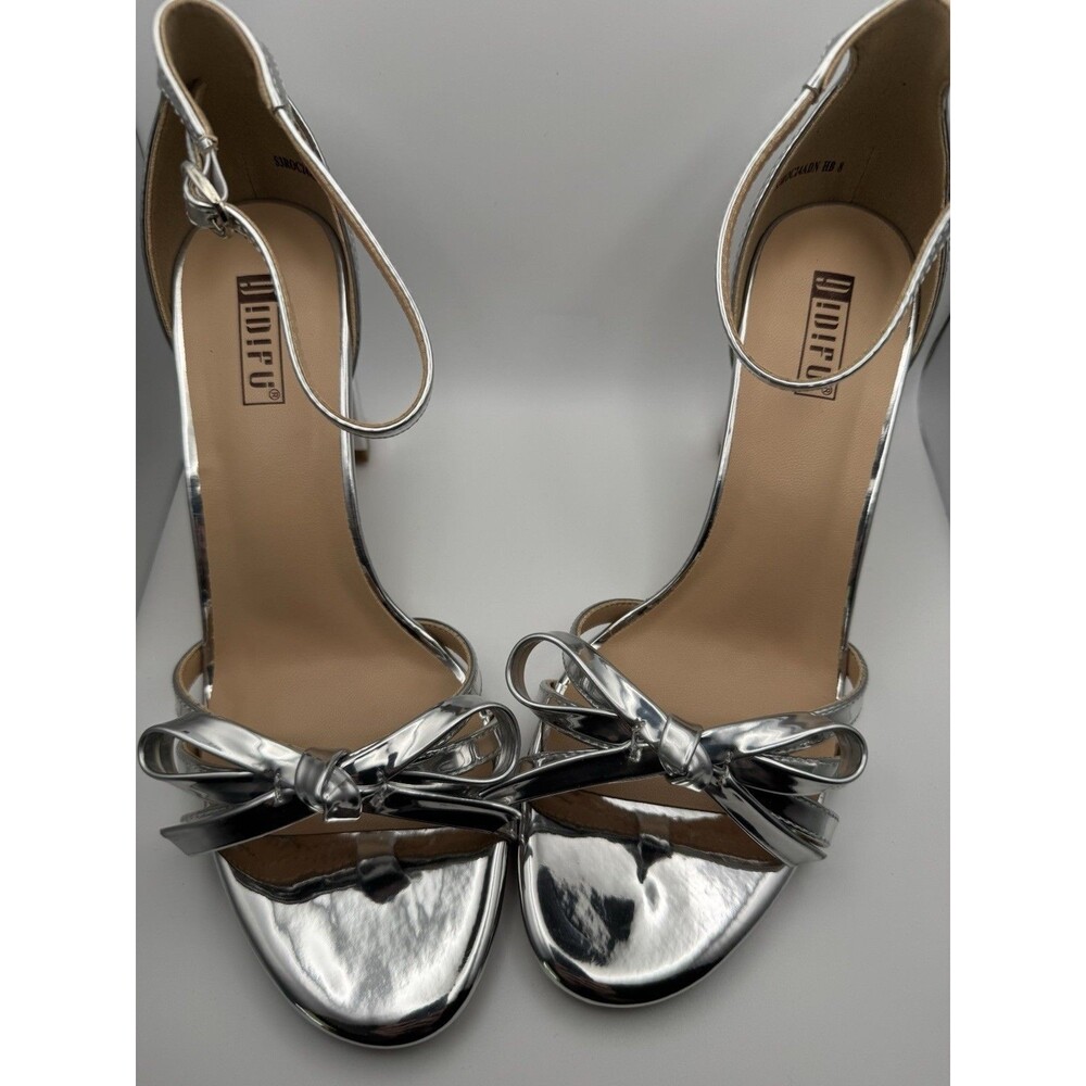 IDIFU Women's Silver Ankle Strap Bow Heels Size 8